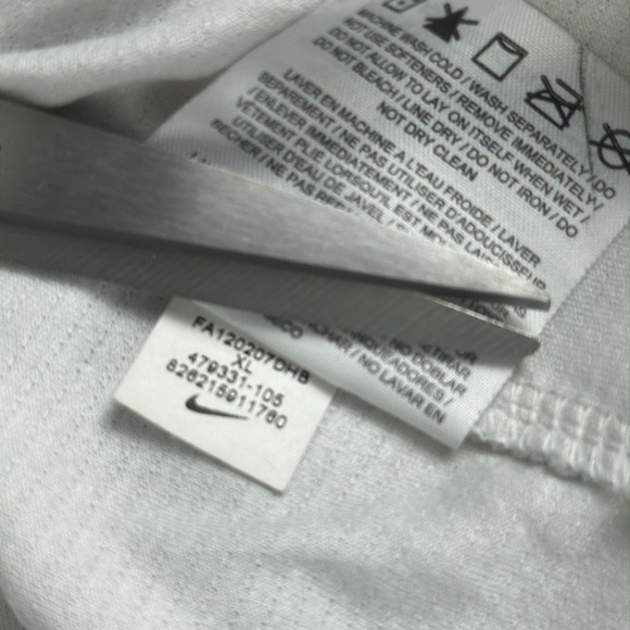 Nike Juventus Black and White Striped Jersey - Picture 10 of 10